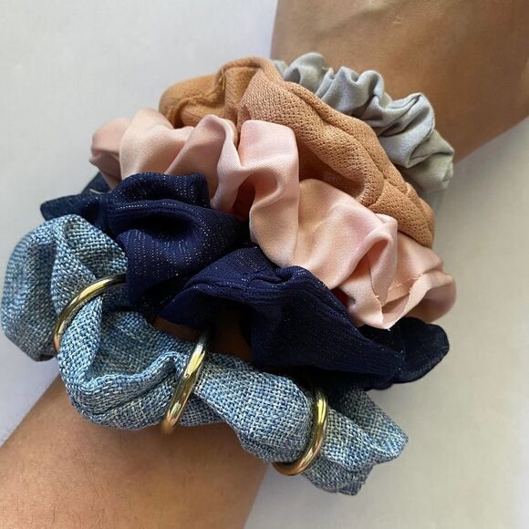 𝅺Set of 5 Scrunchies - Blue Embellished - Picture 1 of 2